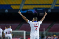 搜狐体育直播：姆巴佩视频连线患癌男孩，并送